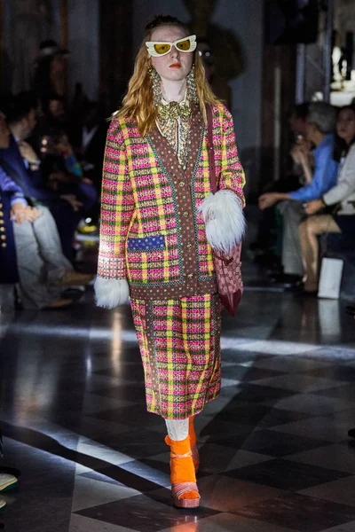 Look 23